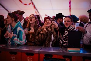 Gross 01.03.2025 grammokarneval 141 dreamcode - visuelles marketing